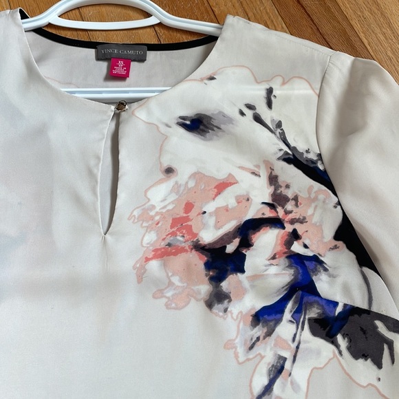 Pretty blouse - Picture 2 of 3